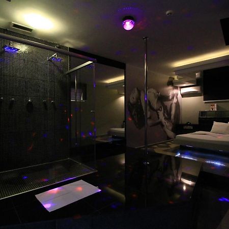 ריבייראו פרטו Movie Inn Motel E Hospedagem (Adults Only) מראה חיצוני תמונה