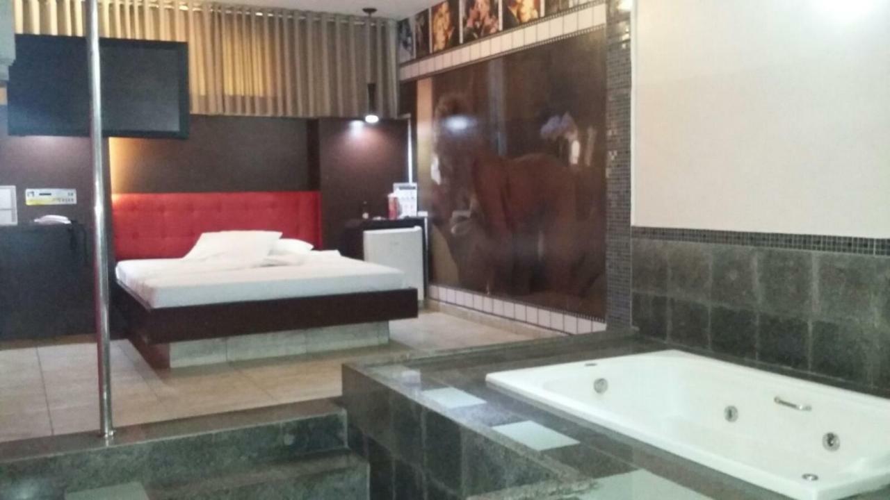 ריבייראו פרטו Movie Inn Motel E Hospedagem (Adults Only) מראה חיצוני תמונה