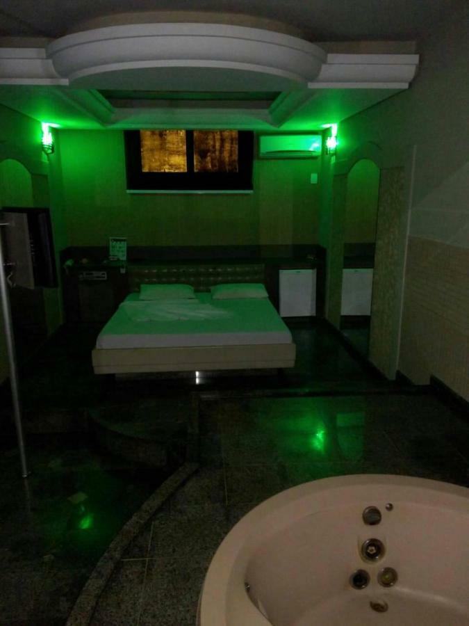 ריבייראו פרטו Movie Inn Motel E Hospedagem (Adults Only) מראה חיצוני תמונה